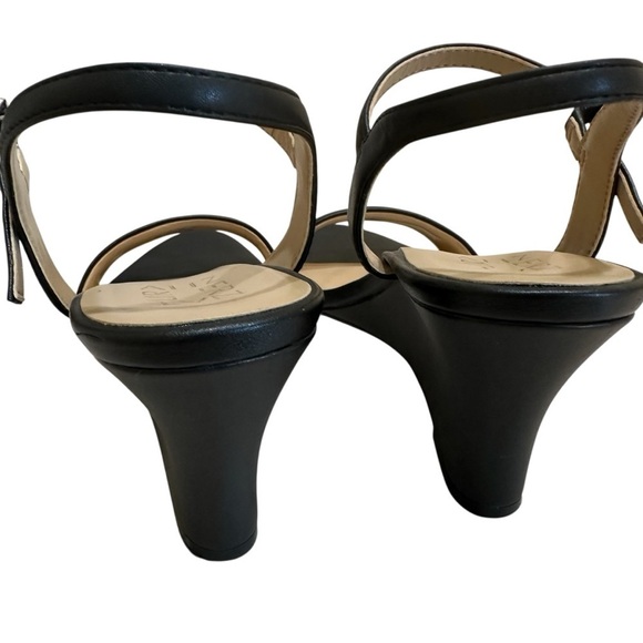 Naturalizer Women's Bristol Wedge Ankle Strap black Sandal - Picture 4 of 9